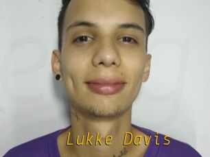 Lukke_Davis