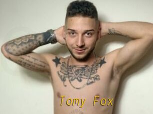 Tomy_Fox